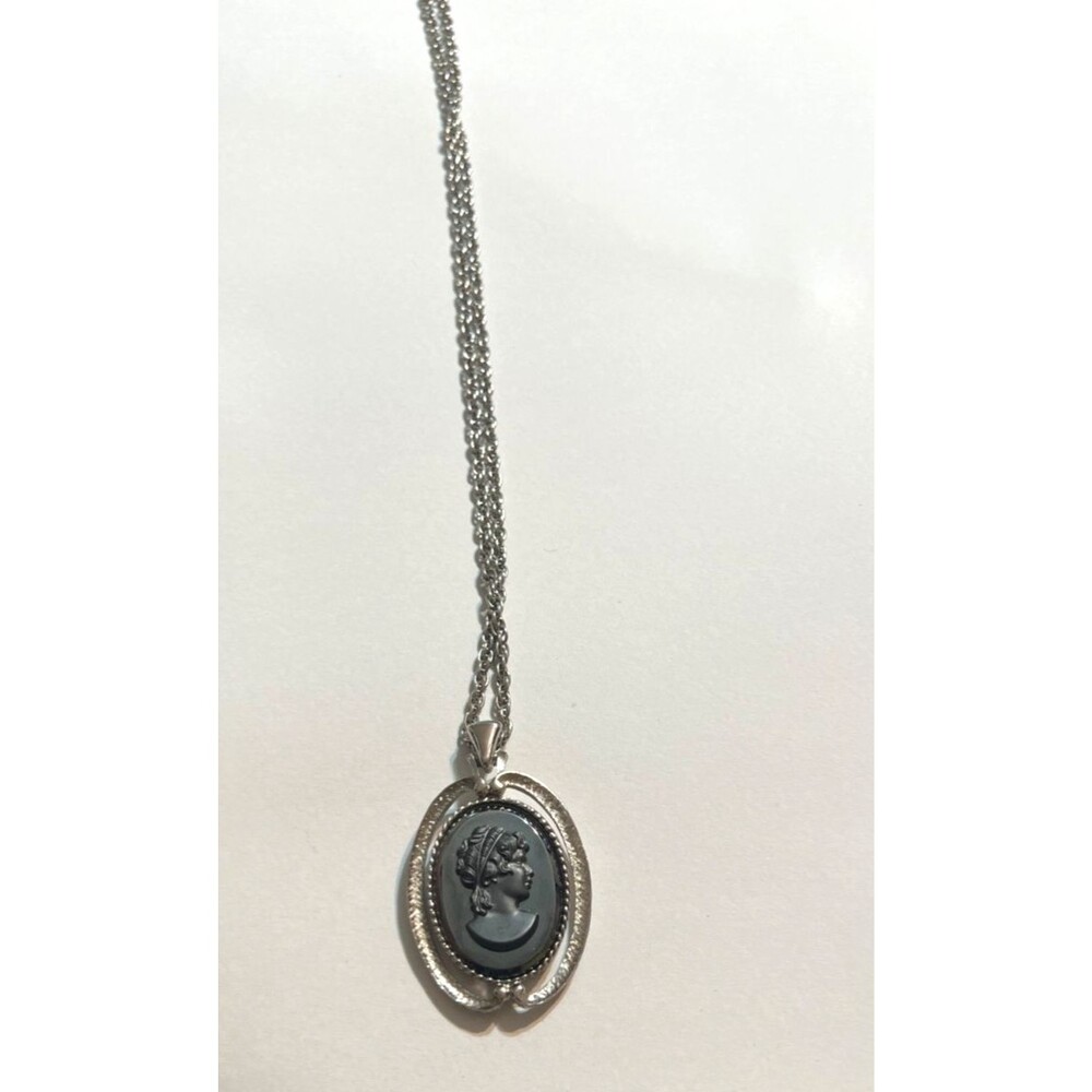 Cameo in Black BJ Vintage Silver Pendant M-5100